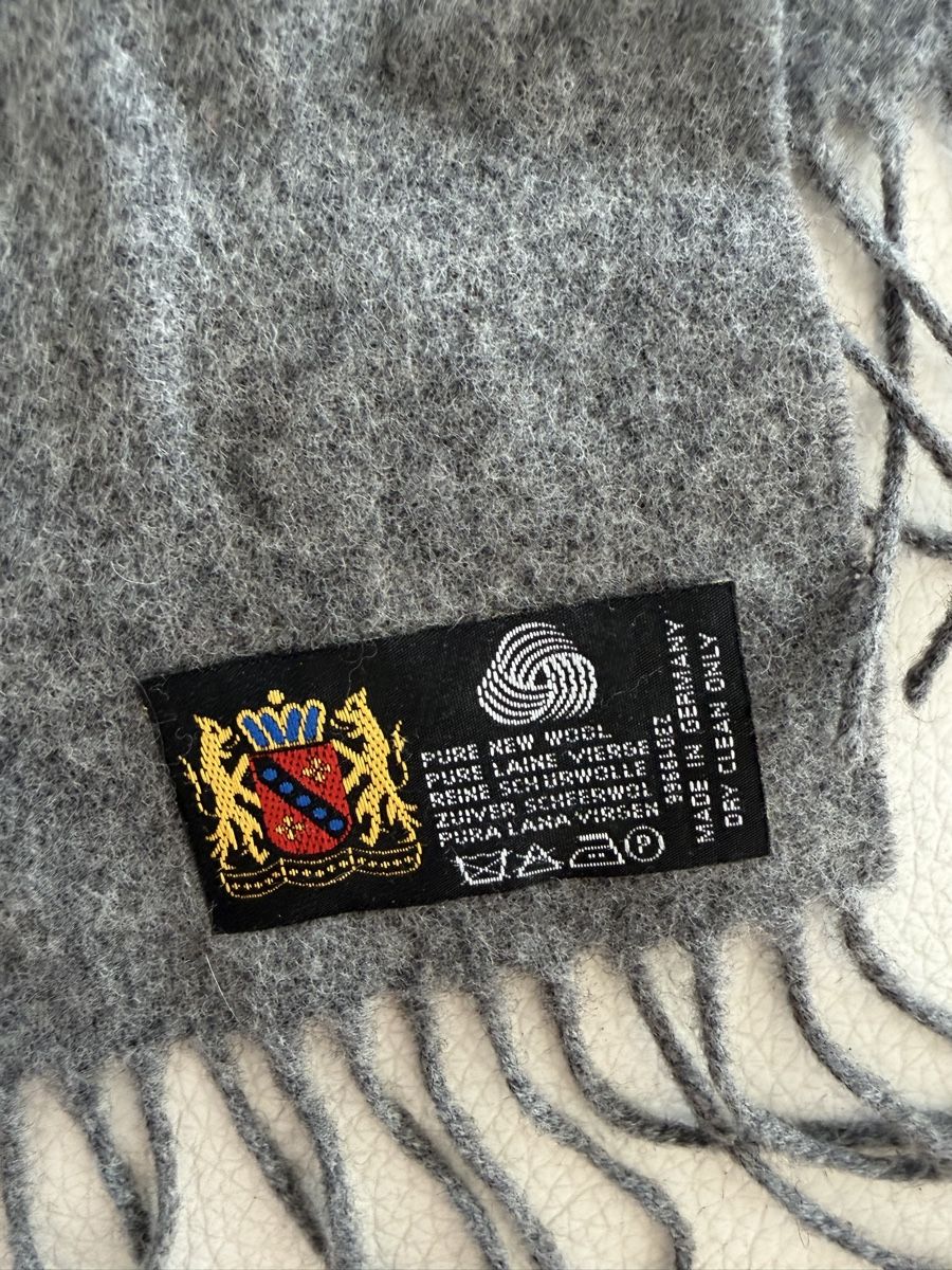 Foulard & Sciarpe: Wolle Schal – Usato da Opfikon venduto da Luis144 4