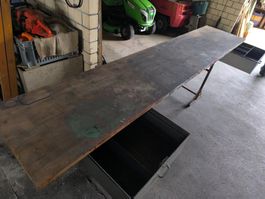 Massive Werkbank 350 × 70 cm –Holzplatte, 2 Metallschubladen