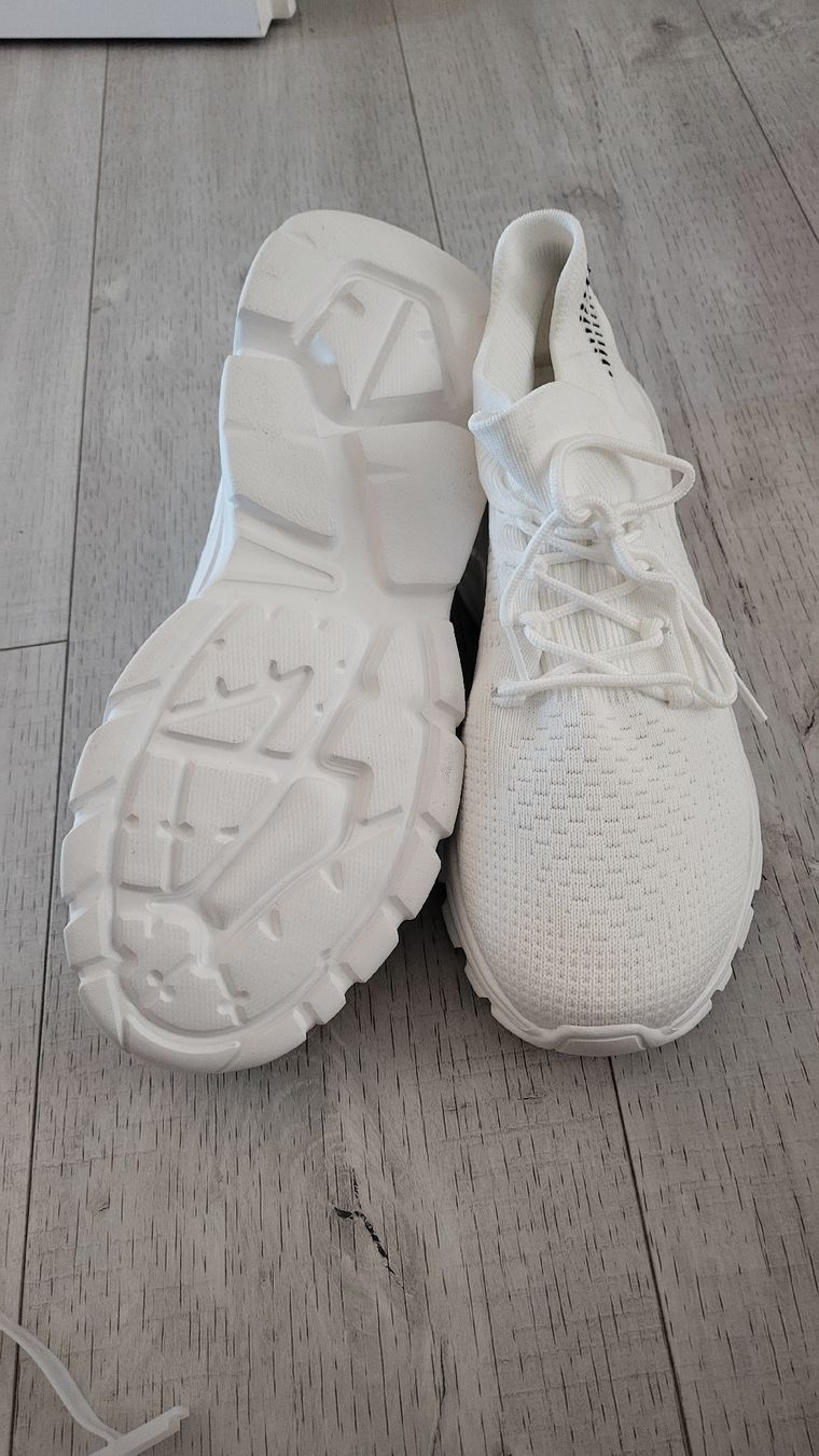 Chaussures hommes: Stoffturnschuh unisex Gr.43 – Neuf (Voir description) à zürich par wuscheli0102