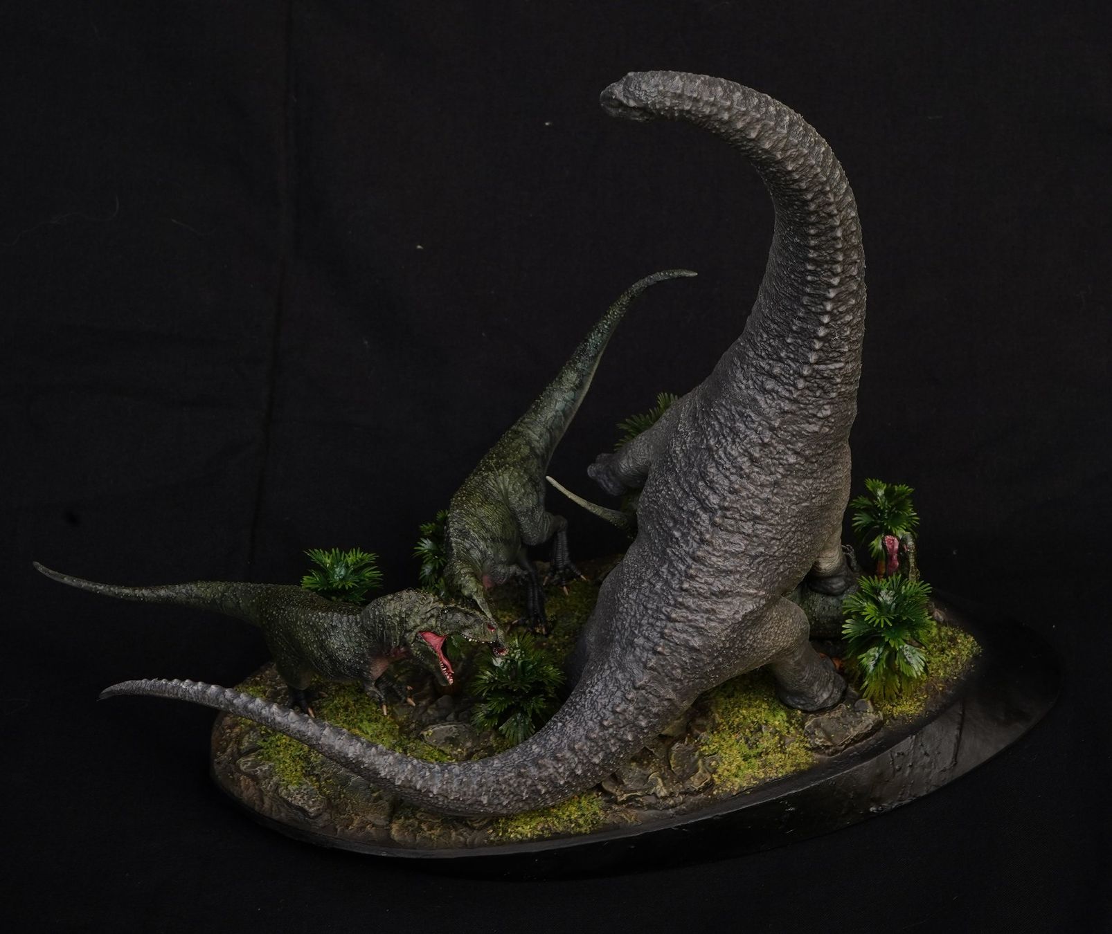Statuette: Argentinosaurus vs. Mapusaurus Diorama 1:72 Passion Charger – Usato da Selzach venduto da Ataraxus 2