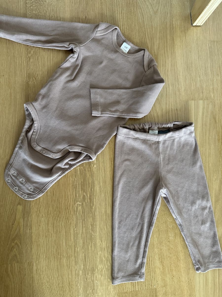 H&M Lotti & Set di vestiti: Mitwachsendes Set Grösse 80 H&M – Usato da Bern venduto da Tana31