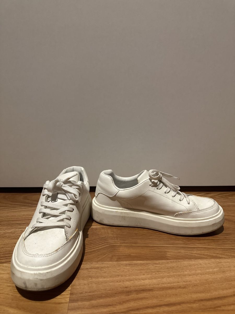 Zara Scarpe da uomo: Weisse Zara Sneakers Gr. 40Plateau – Usato da Triengen venduto da nes_l8cj