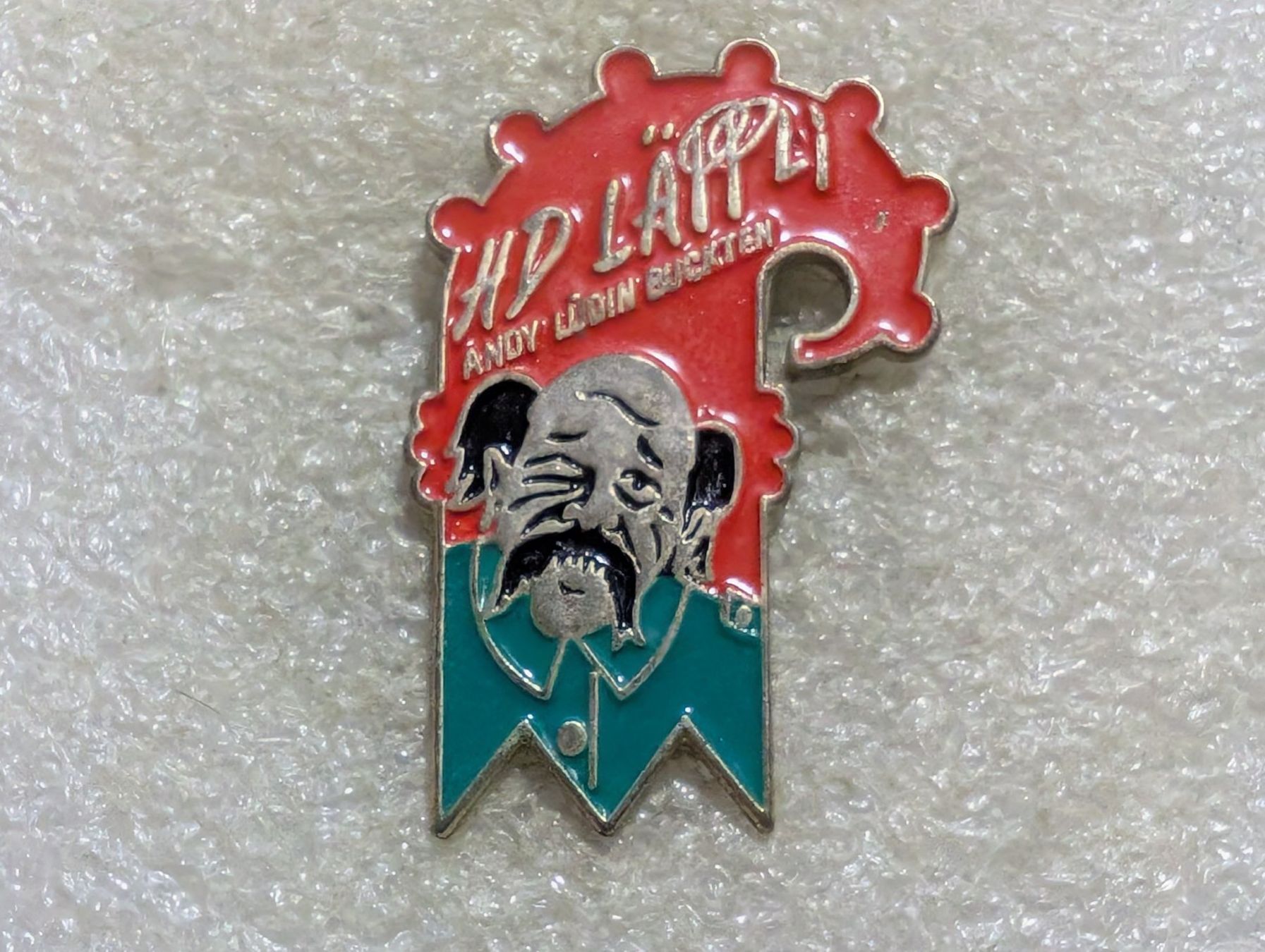 Plaketten & Abzeichen: Ansteckpin 189: HD Läppli – Gebraucht aus Oppligen von Pin-Fall-Shop