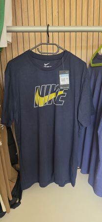 Nike T-Shirt, Herren Grösse XL, Nagelneu mit Etikett👕