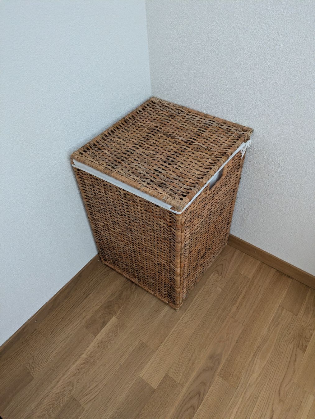Ikea Cesti per biancheria: IKEA Wäschekorb – Difettoso da Watt venduto da Mr.Dayum