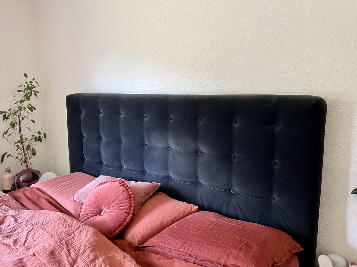 Ikea Lits: Kopfteil Boxspringbett schwarz samt – D'occasion à Zürich par selinaschwegler 1