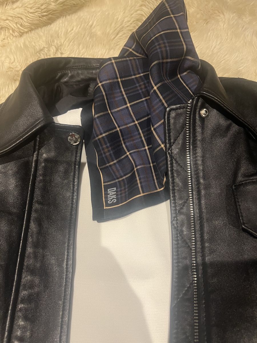 Foulard & Sciarpe: DAKS scarf – Nuovo (secondo la descrizione) da Mont-sur-Lausanne venduto da Gracie-He 1