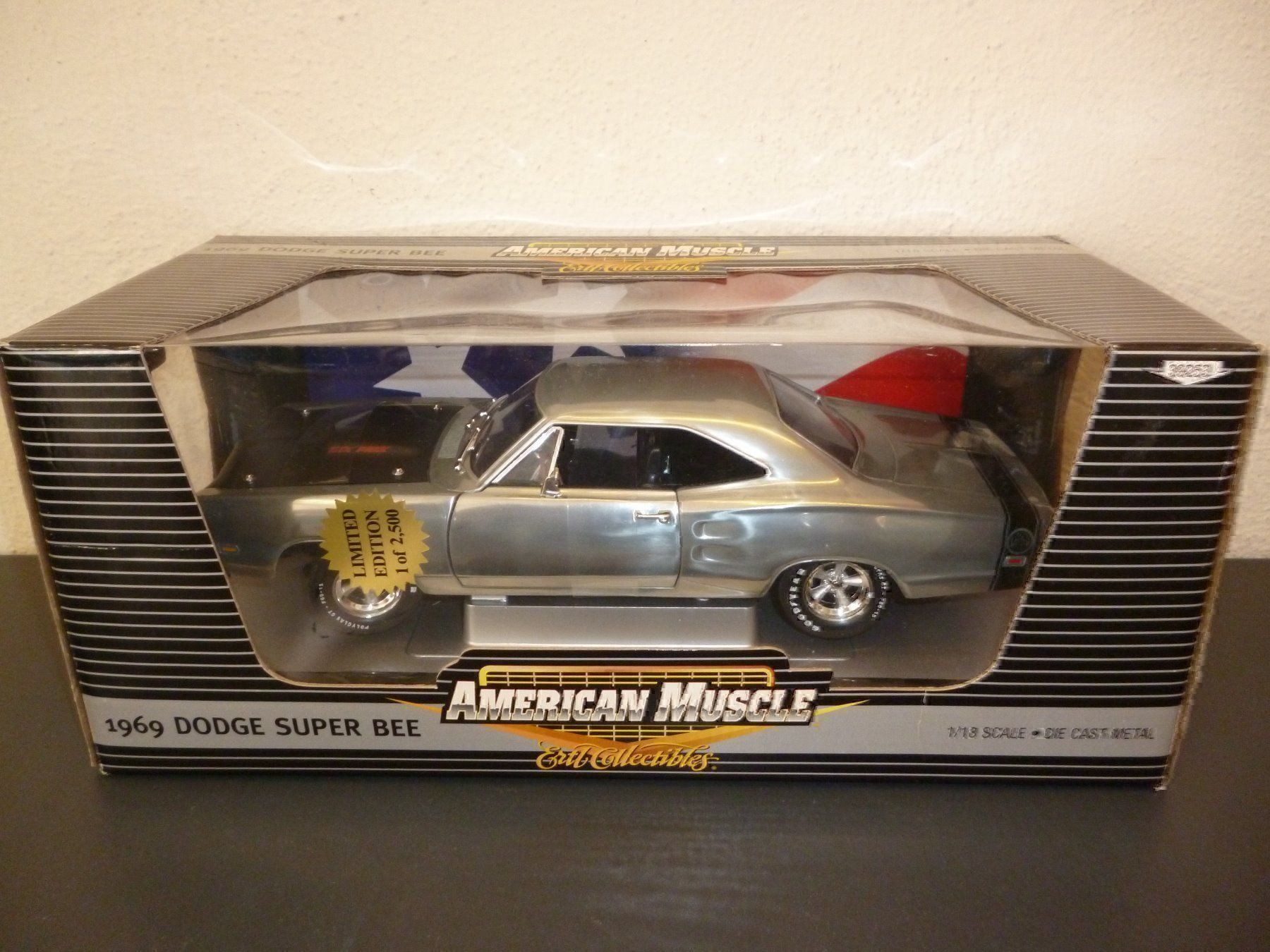 Dodge Modellautos: Dodge Super-Bee 1969 Chrome-Edition 1.18 – Neu und originalverpackt aus Niederwil SG von Kaicorner03