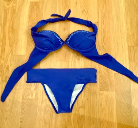 Königsblauer brasilianischer Bikini