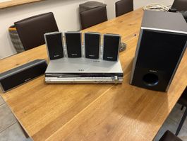Sony DVD Home Theatre System DAV-DZ260 mit Lautsprechern