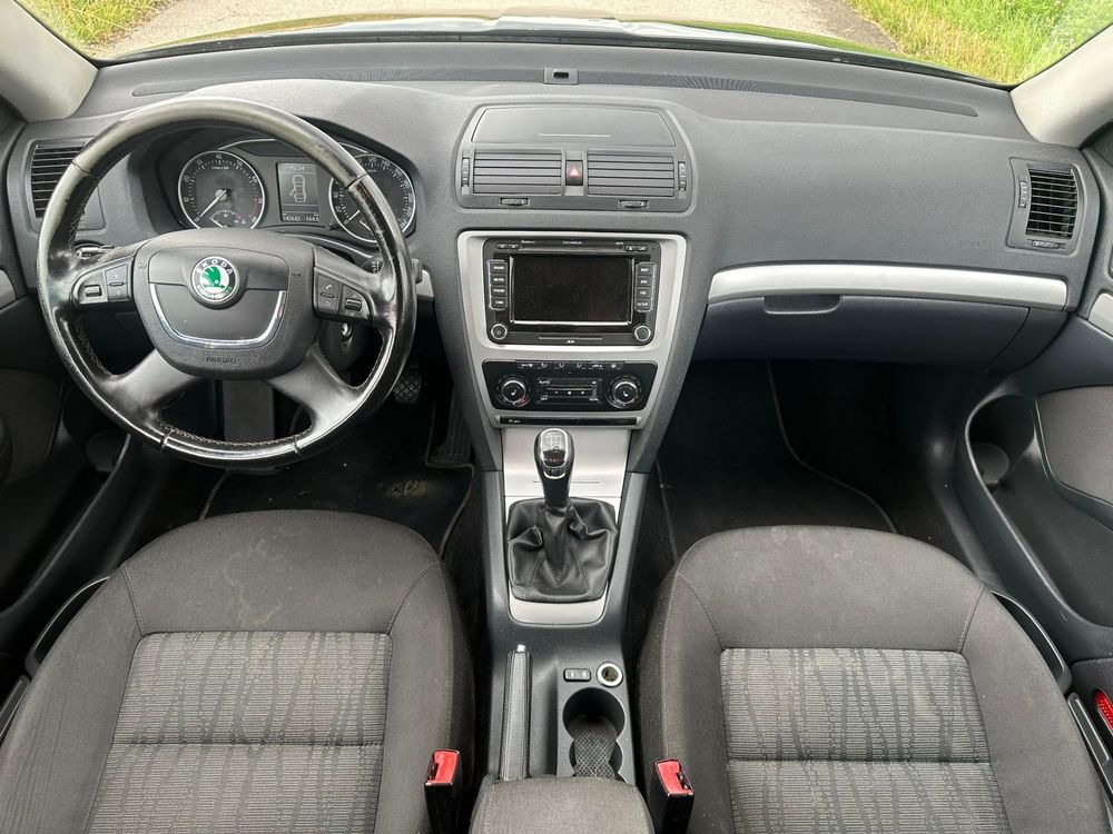 Skoda Automobili: SKODA Octavia Combi 1.8 TSI Elegance 4x4 – Usato da Hünenberg venduto da Auto-Klinik01 3