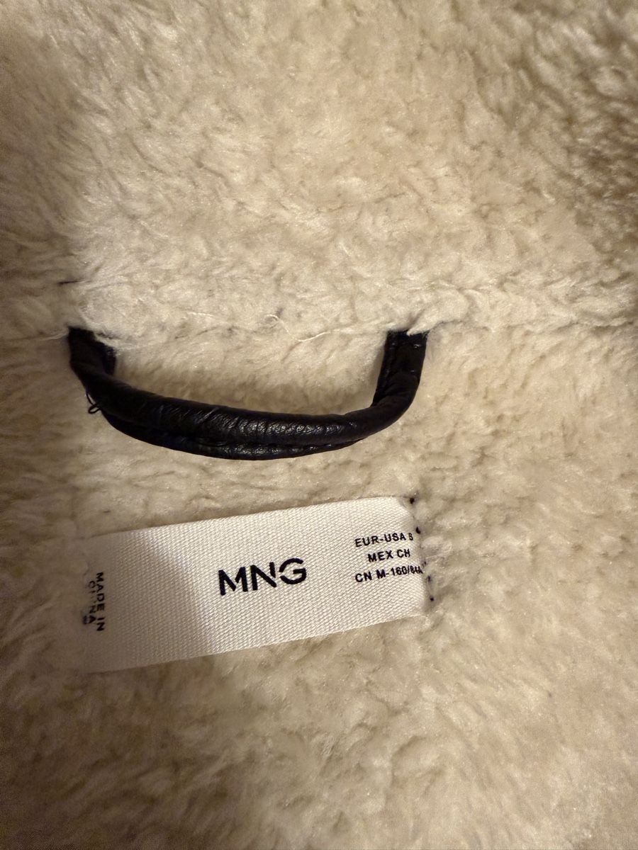 Mango Giacche: Winterjacke Mango schwarz mit Teddyfutter Grösse S neuwertig – Nuovo (secondo la descrizione) da Luzern venduto da Lorena.haj 3