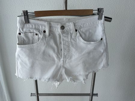 Levi's 501 White Denim Shorts, W27 - Perfect for Summer!