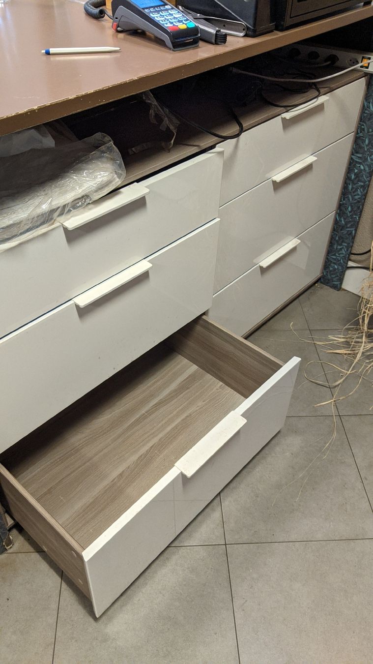 Allestimento di negozi e stand fieristici: Ladentheke 3m lang – Usato da Rüti ZH venduto da kunstreich_8630 6