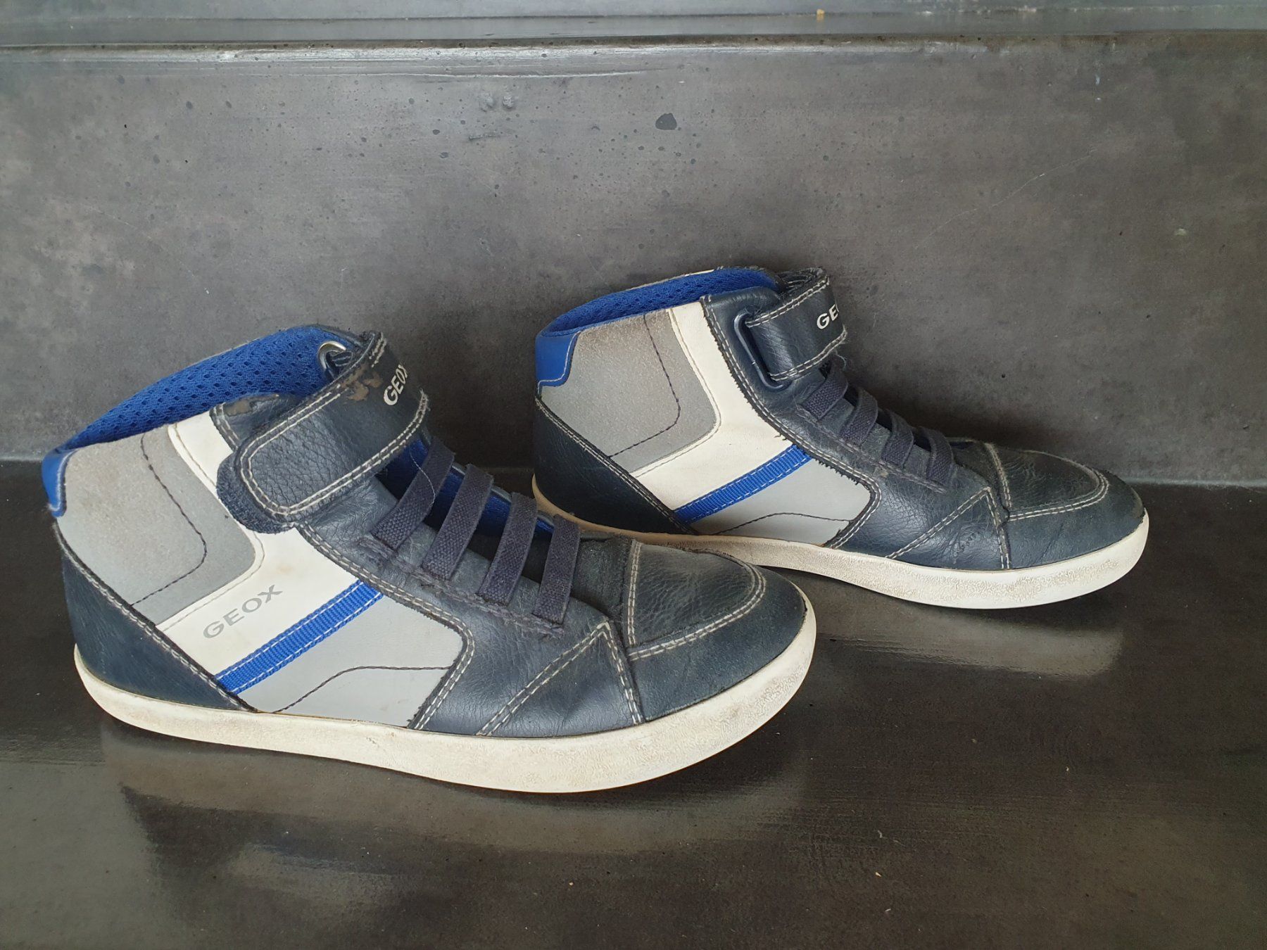 Geox Schuhe für Jungen: Geox Schuhe Gr. 33 – Gebraucht aus Villars-sur-Glâne von richardette