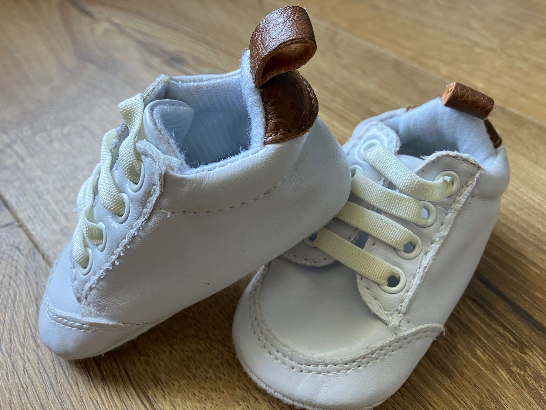 Scarpe per ragazzi: Cute Newborn shoes 14-15 – Usato da Brugg AG venduto da Magna3
