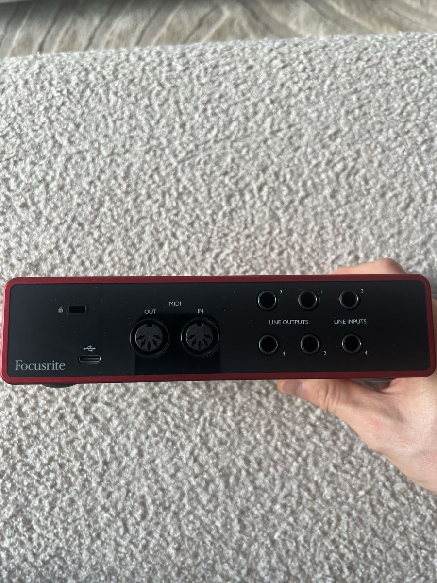 Focusrite Equipement studio: Focusrite Scarlett 4i4 – D'occasion à Adliswil par mik_l25v 2