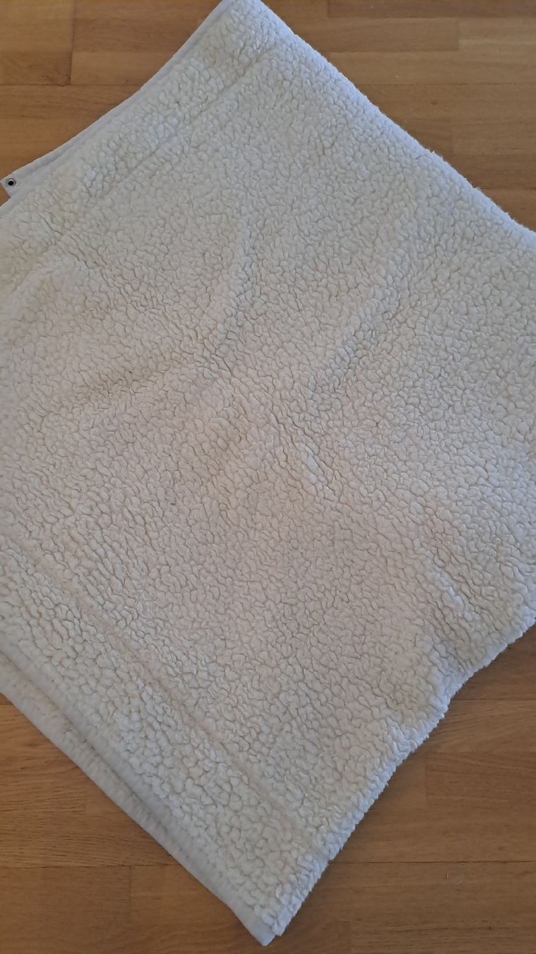Coperte: Merino Schaffelldecke – Usato da Ebikon venduto da sunneschii100