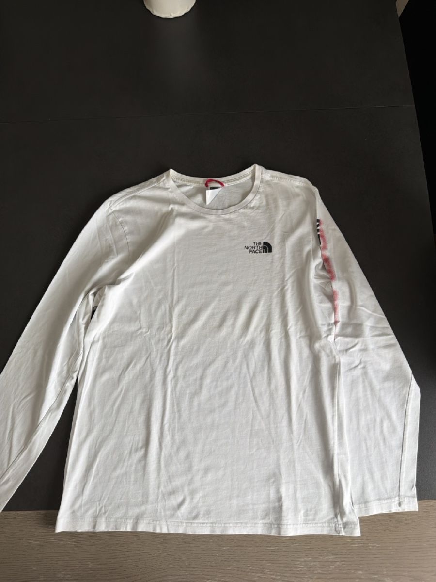 North Face Tops: Haut The Northe Face blanc – Gebraucht aus Châtelaine von Diogo.138