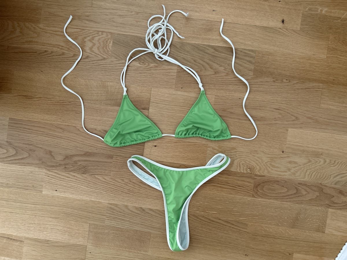 Costumi da bagno & Bikini: Heavy Manners Green string bikini set, size S/M – Nuovo (secondo la descrizione) da Genève venduto da TreasureChest
