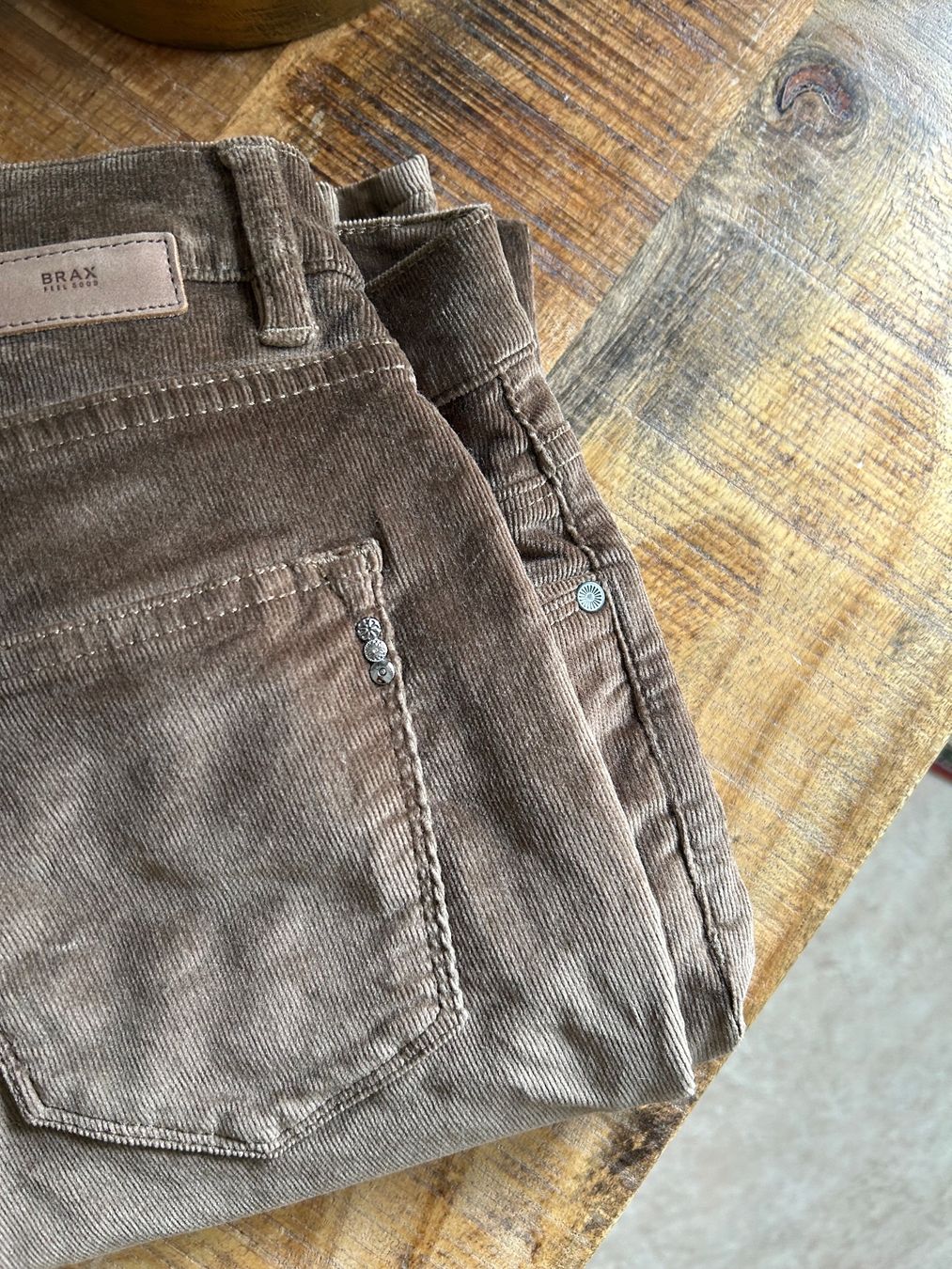 Brax Pantaloni: Brax Feel Good Cord Hose - Gr. 36 – Usato da Illnau venduto da Monkky 1