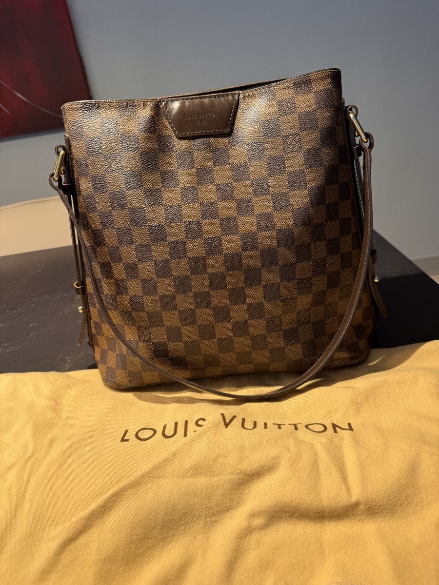 Louis Vuitton Taschen für Damen: Louis Vuitton Umhängetasche – Gebraucht aus Oberwil-Lieli von Analeo