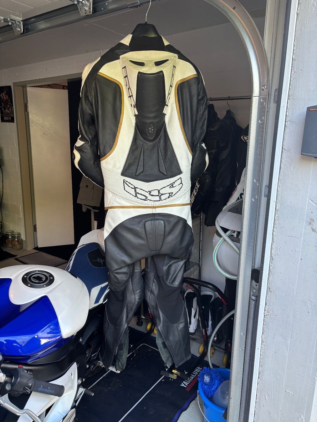 IXS Anzüge: Lederkombi IXS Gr.48 – Gebraucht aus Humlikon von Harvey007 1