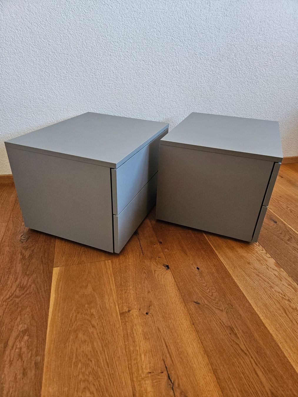 Nachttische: Set 2 Nachttische Grau Swiss Made mit Push to Open – Gebraucht aus Herzogenbuchsee von zloplio72 4