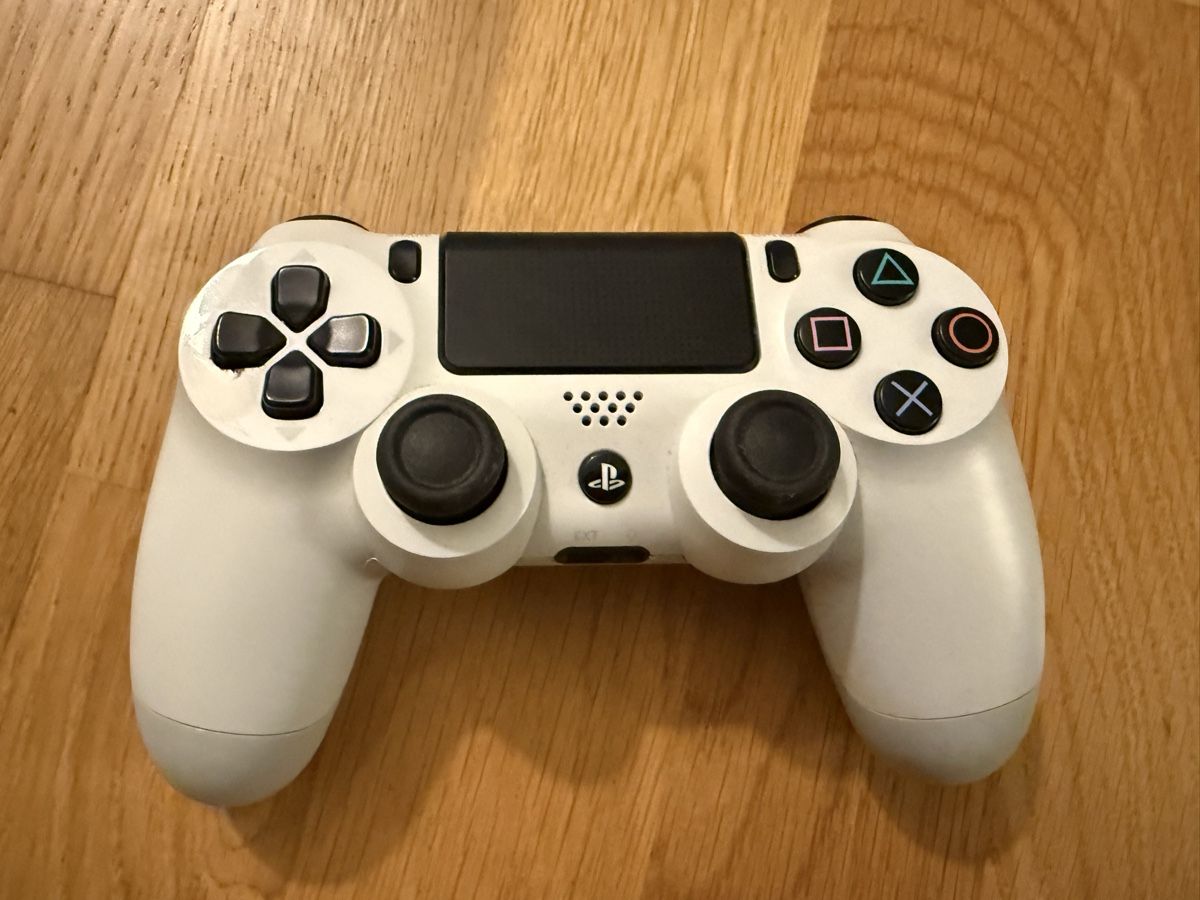 Sony Manettes: PlayStation 4 / PS4 Controller / L2 Taste defekt – Défectueux à Bern par Joker1986