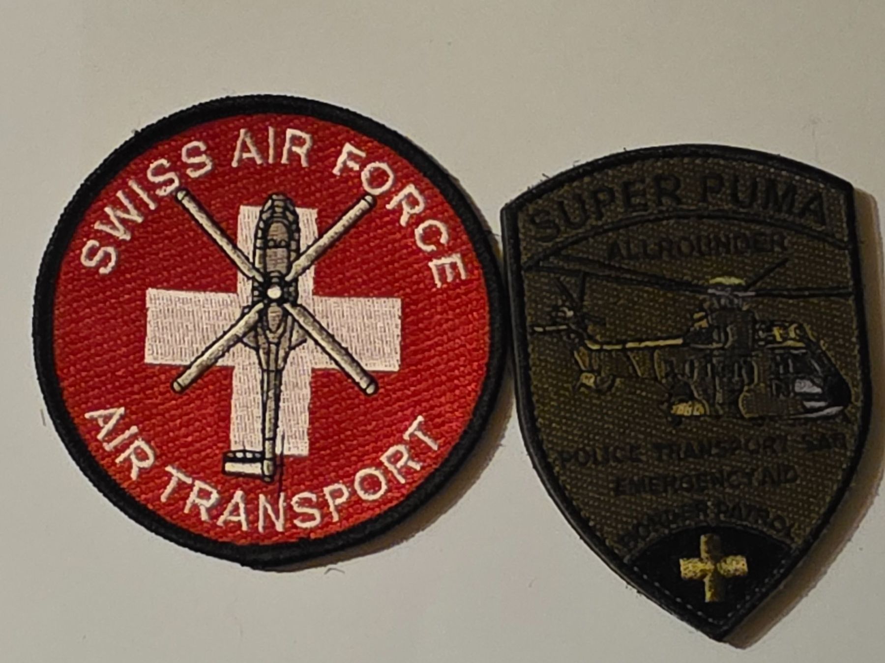 Schweizer Armee Placchette & Badge: Super Puma 2x Badge neu Original Klett – Nuovo (secondo la descrizione) da Nyon venduto da freetoys08