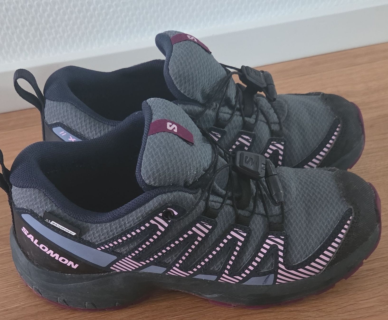 Salomon Schuhe für Jungen: Salomon Kinder Wanderschuhe Gr. 34 – Gebraucht aus Stein AG von MARILiii89