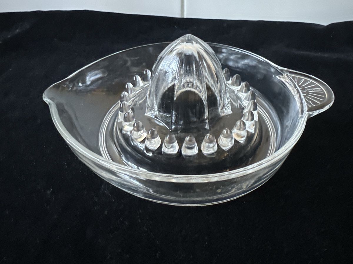 Elettrodomestici da cucina: Grosse Zitrone-Presse aus Glas YUATI – Usato da Zürich venduto da Chaeffeler