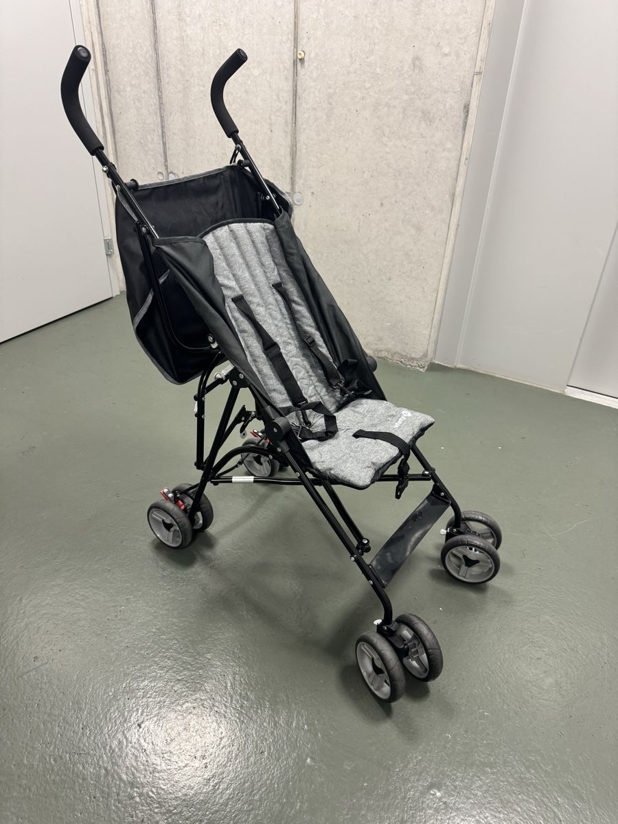 Kinderwagen: Kinderwagen Buggy schwarz grau leichter Zustand – Gebraucht aus Küsnacht ZH von takiecudo