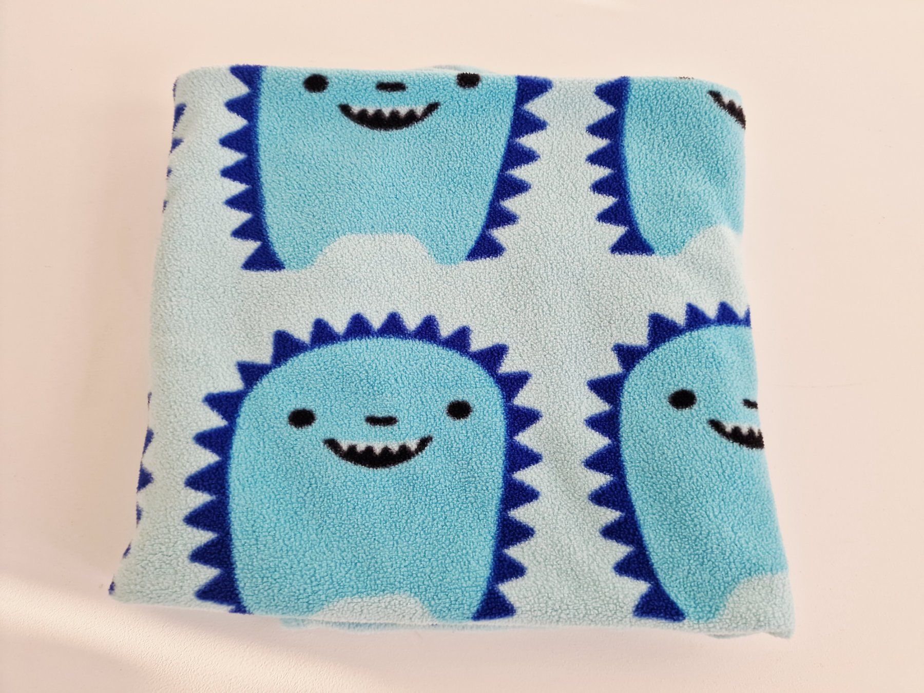 Coperte: Babydecke Blau 100% Polyester ca. 75cm x 90cm – Usato da Hallau venduto da CHACLA