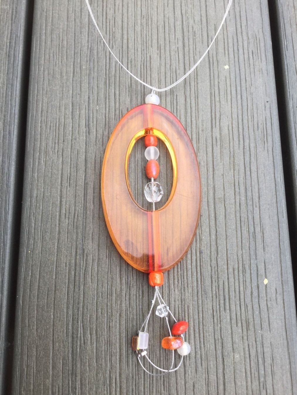 Ketten: Collier artisanal Perle orange plexi & perles de verres – Gebraucht aus Agiez von chouchanelle 1