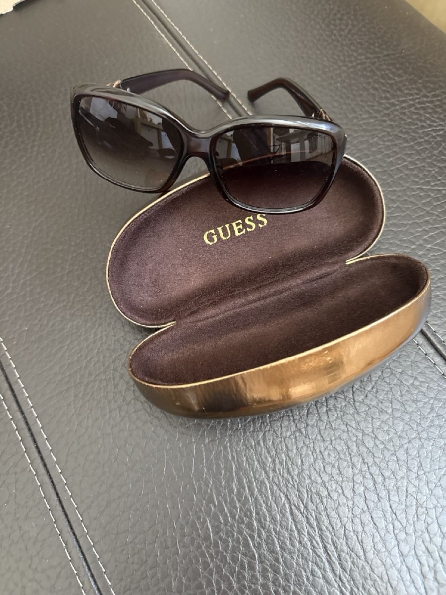Guess Occhiali & Lenti: Occhiali da sole / Sonnenbrille / Guess – Usato da Roveredo GR venduto da ang_cc9l 2