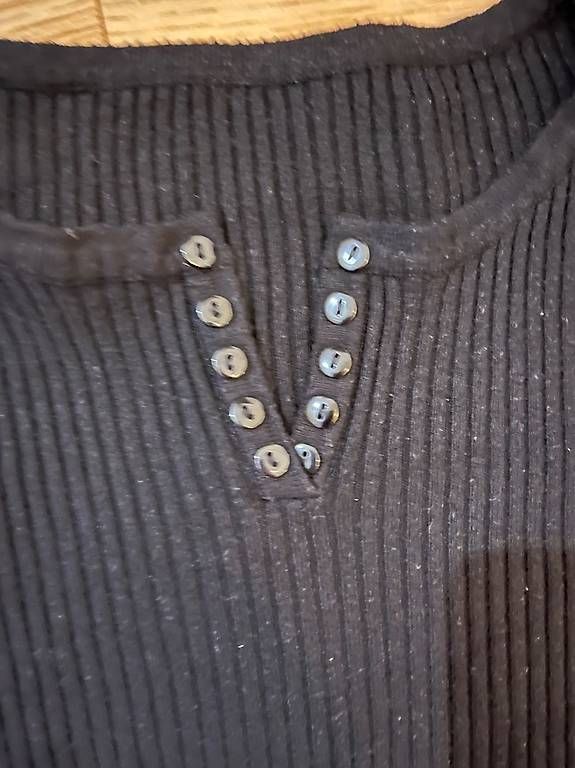 Tops: Petit pull noir – D'occasion à Champagne par Marie2108 1