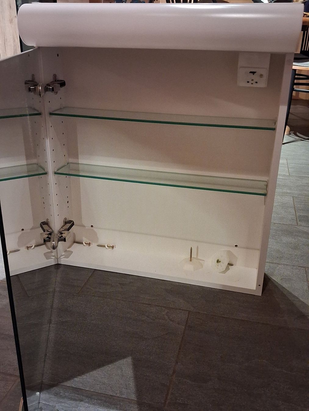 Armadietti a specchio: Spiegelschrank – Usato da SAANEN venduto da MUTTNERE 1