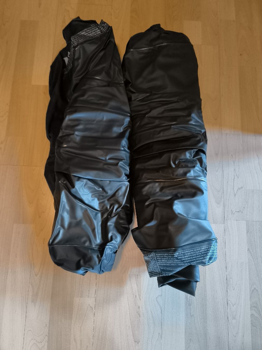 Materassi: 2x Intex Luftbett 99 x 191  – Usato da Konolfingen venduto da dom_t6m6