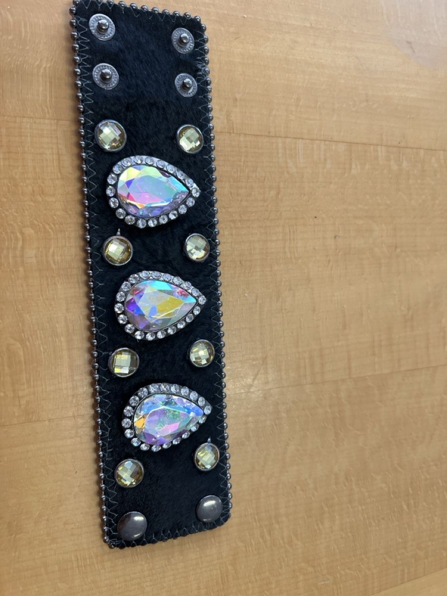 Armbänder & -reifen: Armband mit Strasssteinen schwarz und neu – Neu (gemäss Beschreibung) aus Rorschach von TrendyDeals