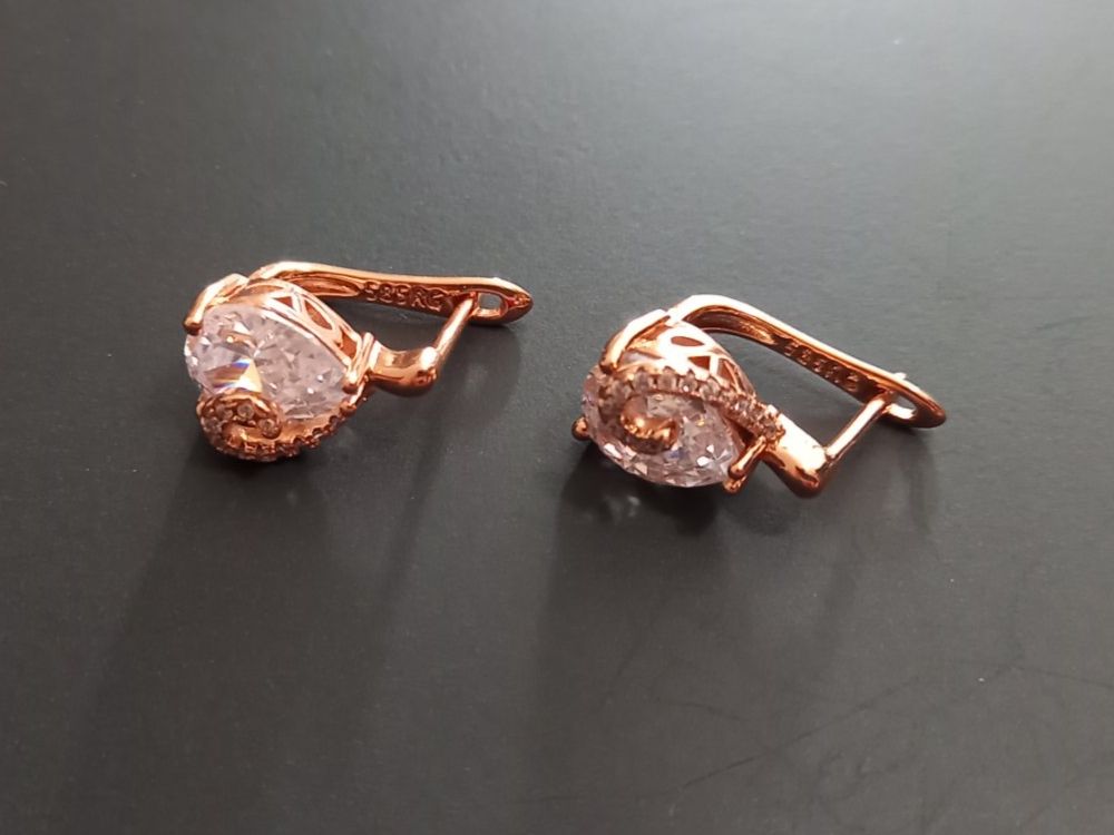 Ohrringe & -stecker: Vergoldet Ohrringe, mit Klappverschluss – Gebraucht aus St-Prex von big_c6bb 1