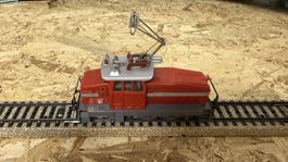 Märklin Lok 3044 rot, H0 AC Analog gebraucht guter Zustand