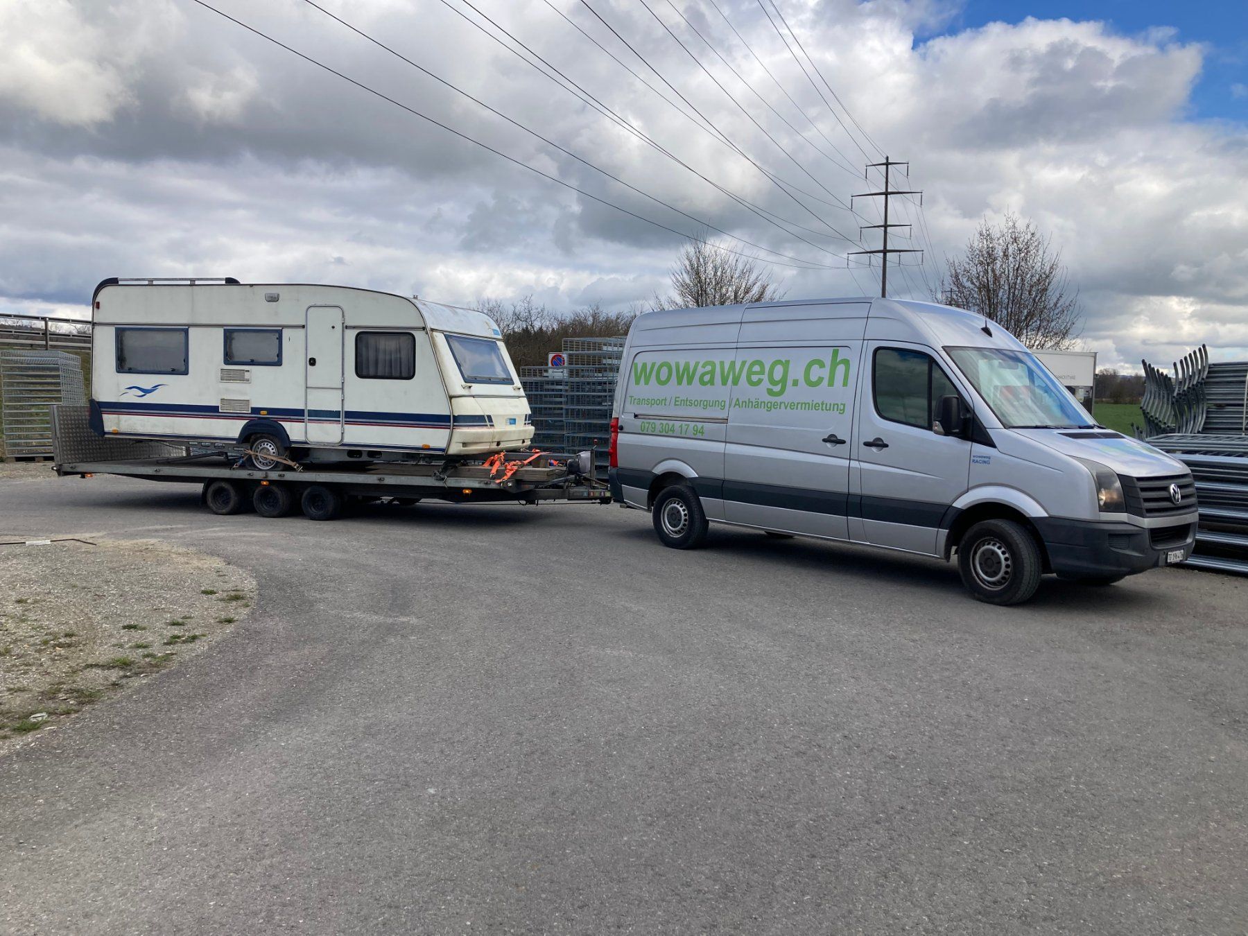 Veicoli da campeggio: Wohnwagen Transporte & Rückbauten – Difettoso da Stettfurt venduto da wowaweg 1