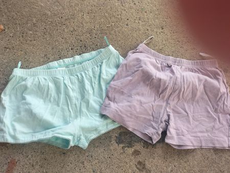Lot de 2 shorts fins bleu et lilas taille 110/116