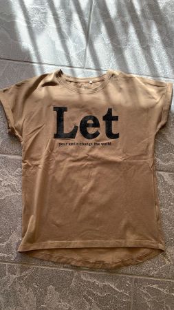 Schönes T-Shirt khaki 146/152