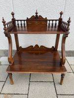 Viktorianische Etagere / Whatnot
