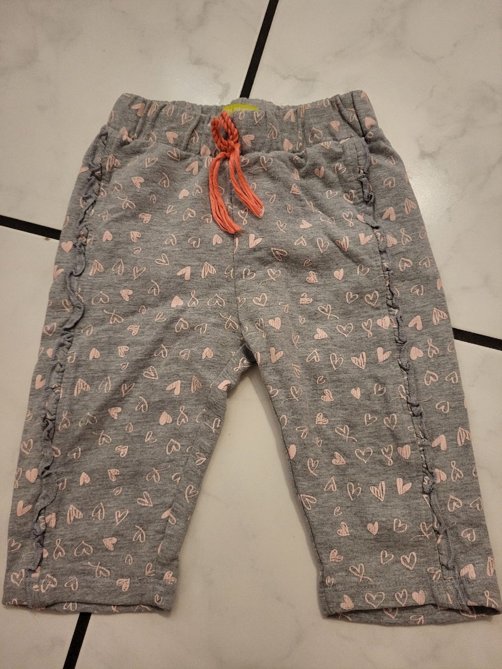 Hosen: Baby Herzchen Hose Gr. 74 – Gebraucht aus Felben-Wellhausen von Brummbaer90