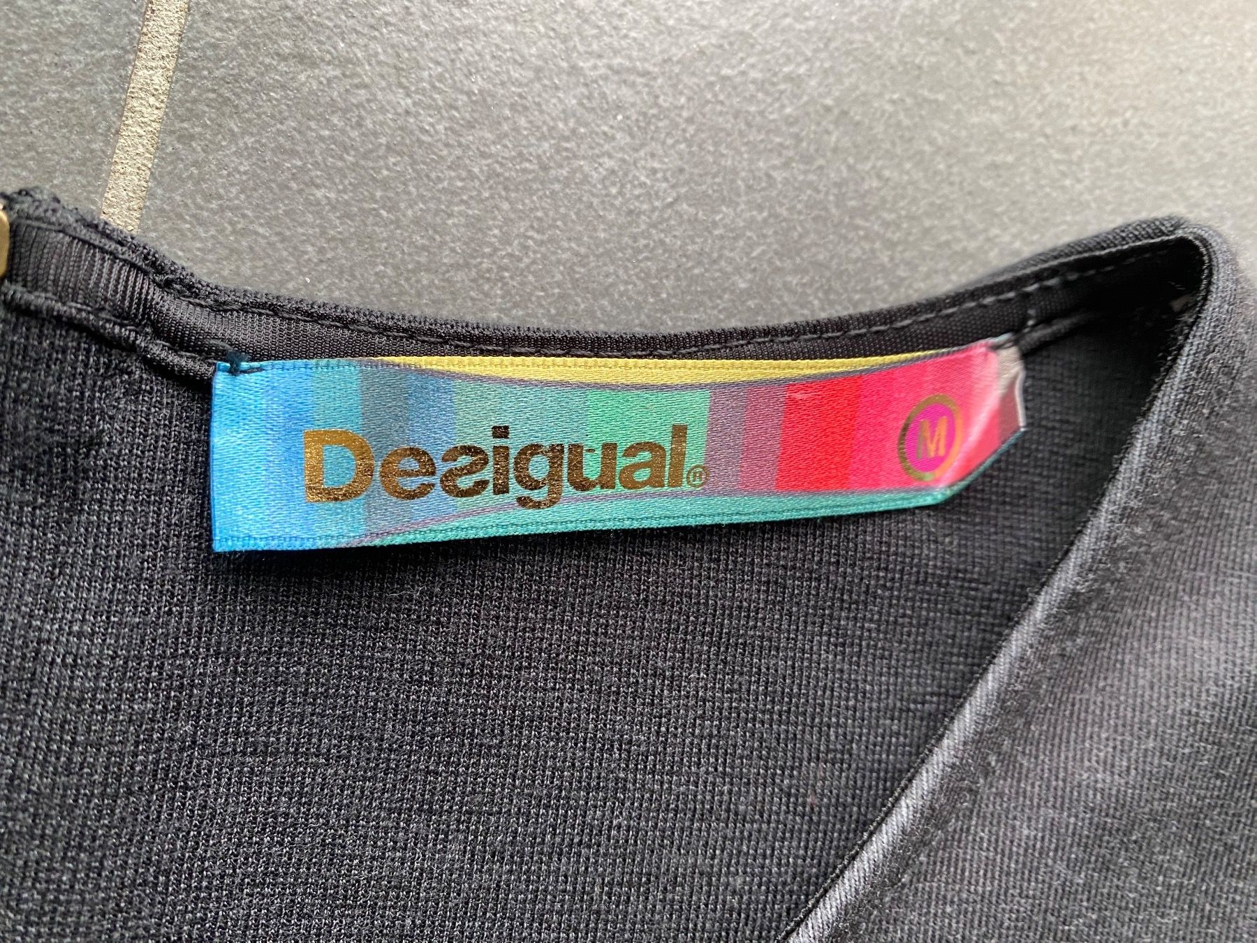 Desigual Vestiti: wunderschönes Kleid DESIGUAL Gr.M ***NEU*** – Nuovo (secondo la descrizione) da Wallenried venduto da Asyano 5