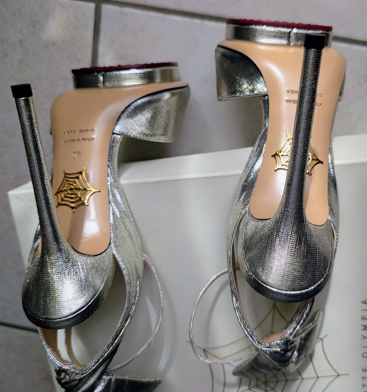 Charlotte Olympia Scarpe da donna: Escarpins Charlotte Olympia  – Nuovo e nell'imballaggio originale da Vevey venduto da choukie12 6