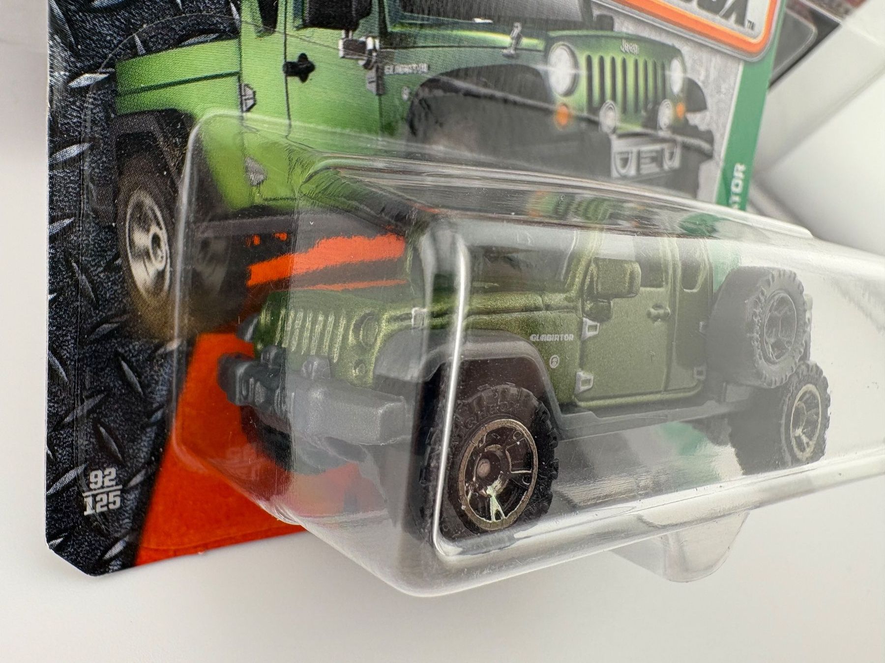 Matchbox Modellini d'auto: Matchbox 17 Jeep Gladiator - 2017 - 92/125 – Nuovo e nell'imballaggio originale da Flawil venduto da HeisseReifen 2